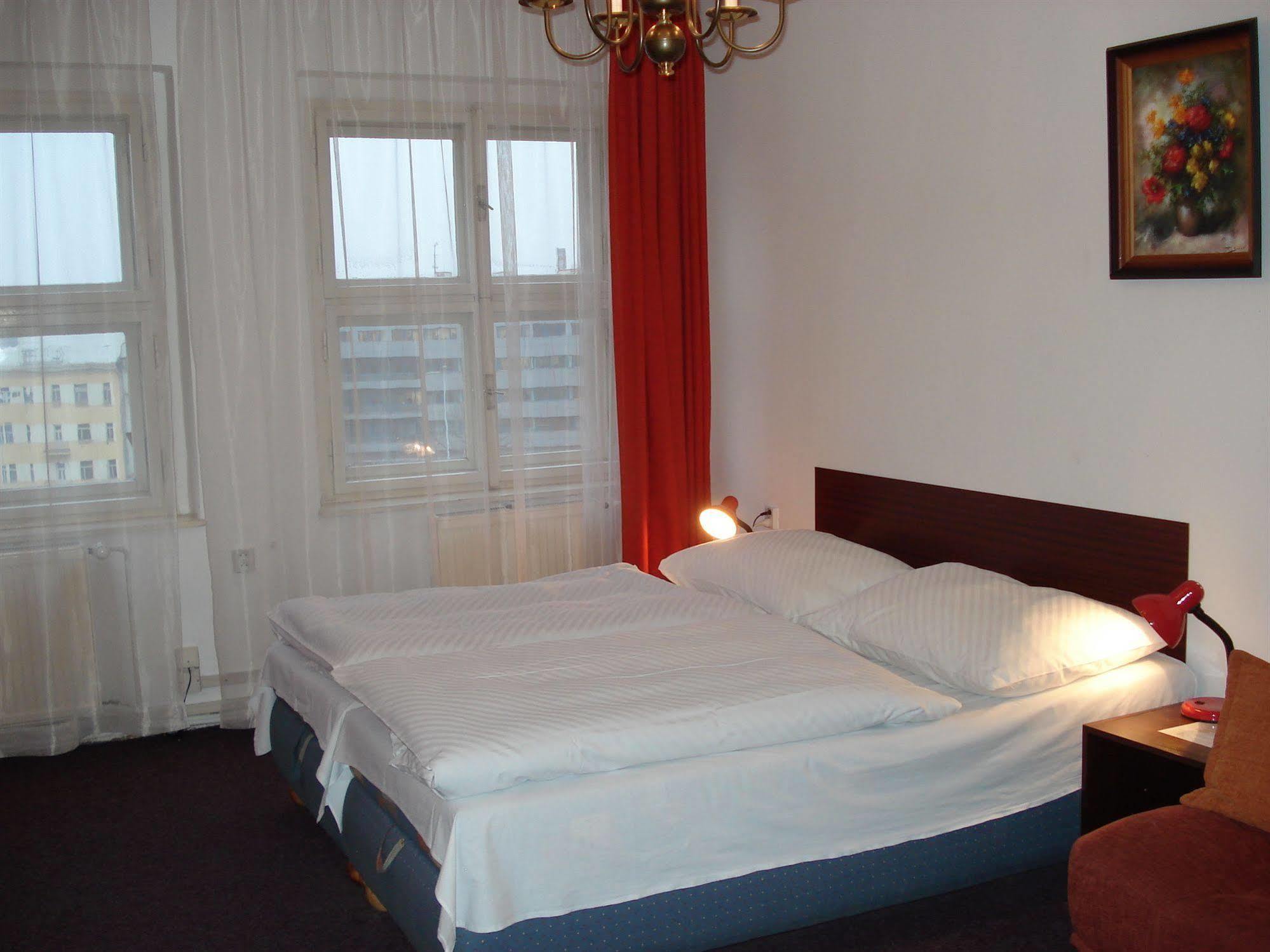 Pension Unie Prag Exteriör bild